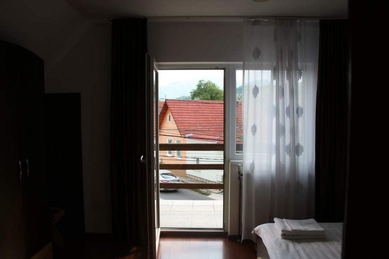 Отель Casa Leny Tohanu Nou Экстерьер фото